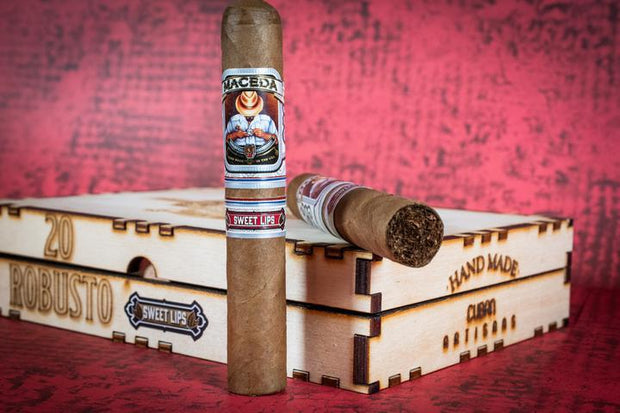 Wholesale Robusto Sweet Lips